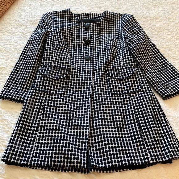 Fabulous black and white car coat/blazer. - Picture 11 of 16